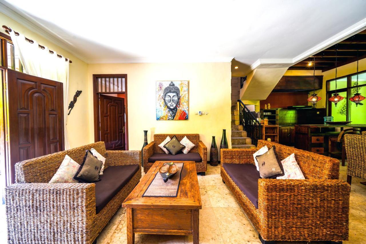De Cinta Villa - Kuta - 5 Bedrooms - Heart Of Kuta 외부 사진